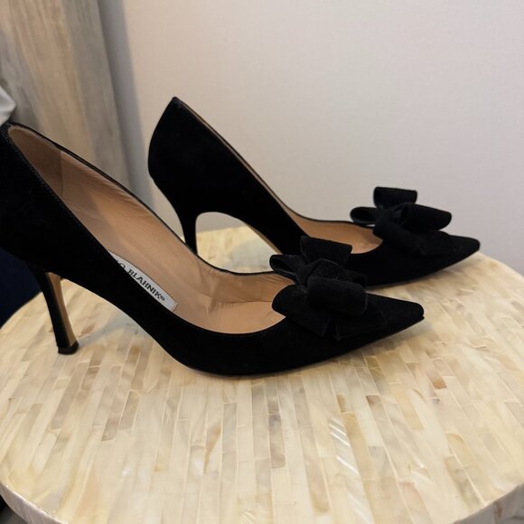 Manolo Blahnik Black Suede pumps/heels. - Picture 3 of 5